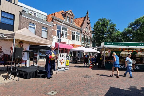 Jan Veen uit Winschoten tijdens zijn roep