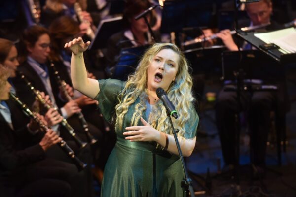 Johanna Coyne, winnares Zangtalent aan Zee